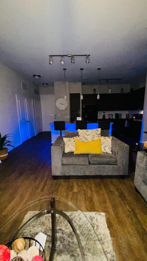 Walk To Nrg-City View Balcony- Free Parking-2Bdrm Near Nrg-Med Center-Galleria-Downtown Houston Luaran gambar